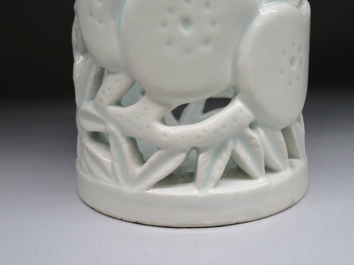李朝/高麗 特集出品】李朝白磁透かし彫り桃紋筆筒 朝鮮古陶磁器/李朝