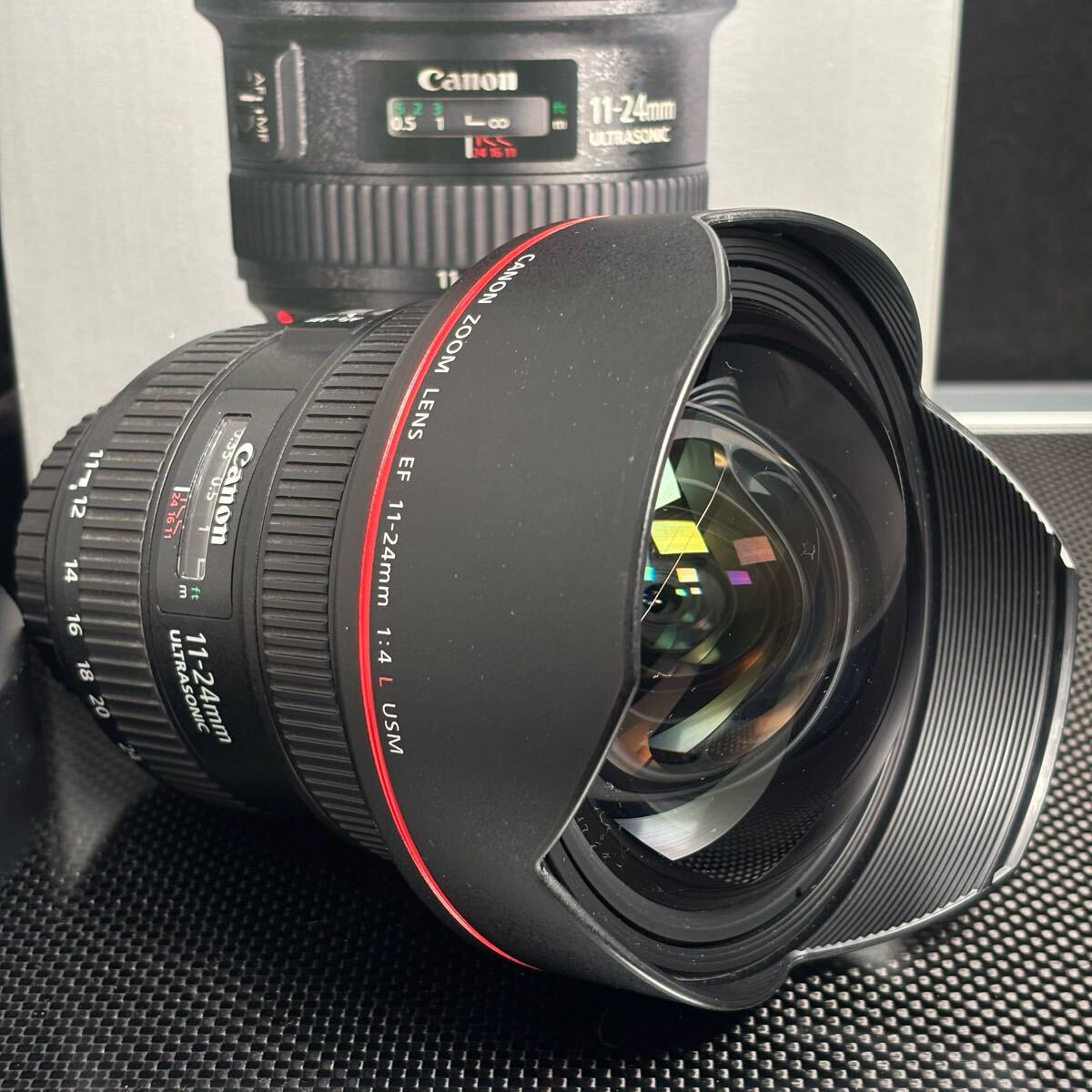 極美品 Canon EF11.24mm f4L USM EF1124f4L 超広角レンズ レンズカバー 純正ポーチ付属 箱付き キヤノン L_2