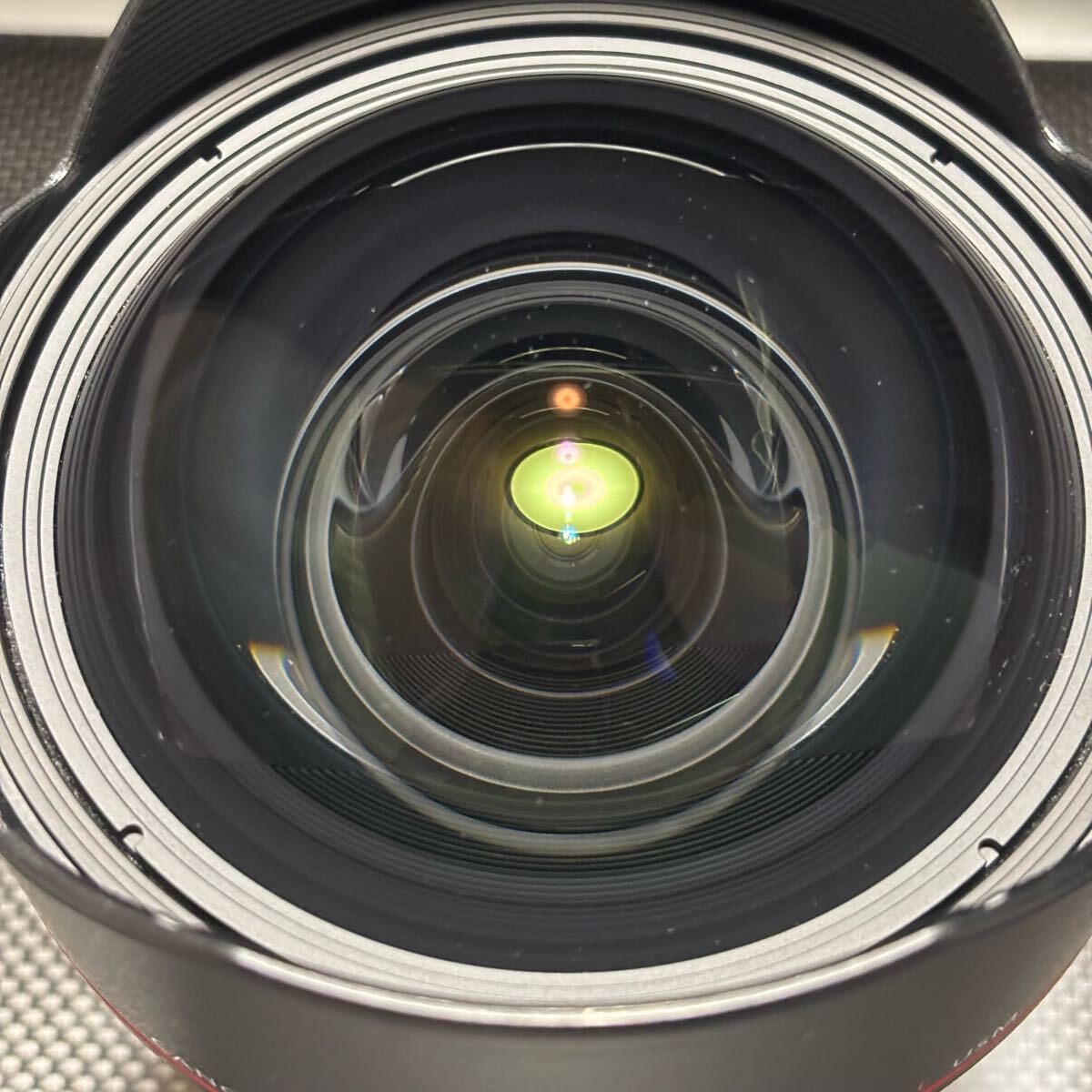 極美品 Canon EF11.24mm f4L USM EF1124f4L 超広角レンズ レンズカバー 純正ポーチ付属 箱付き キヤノン L_3