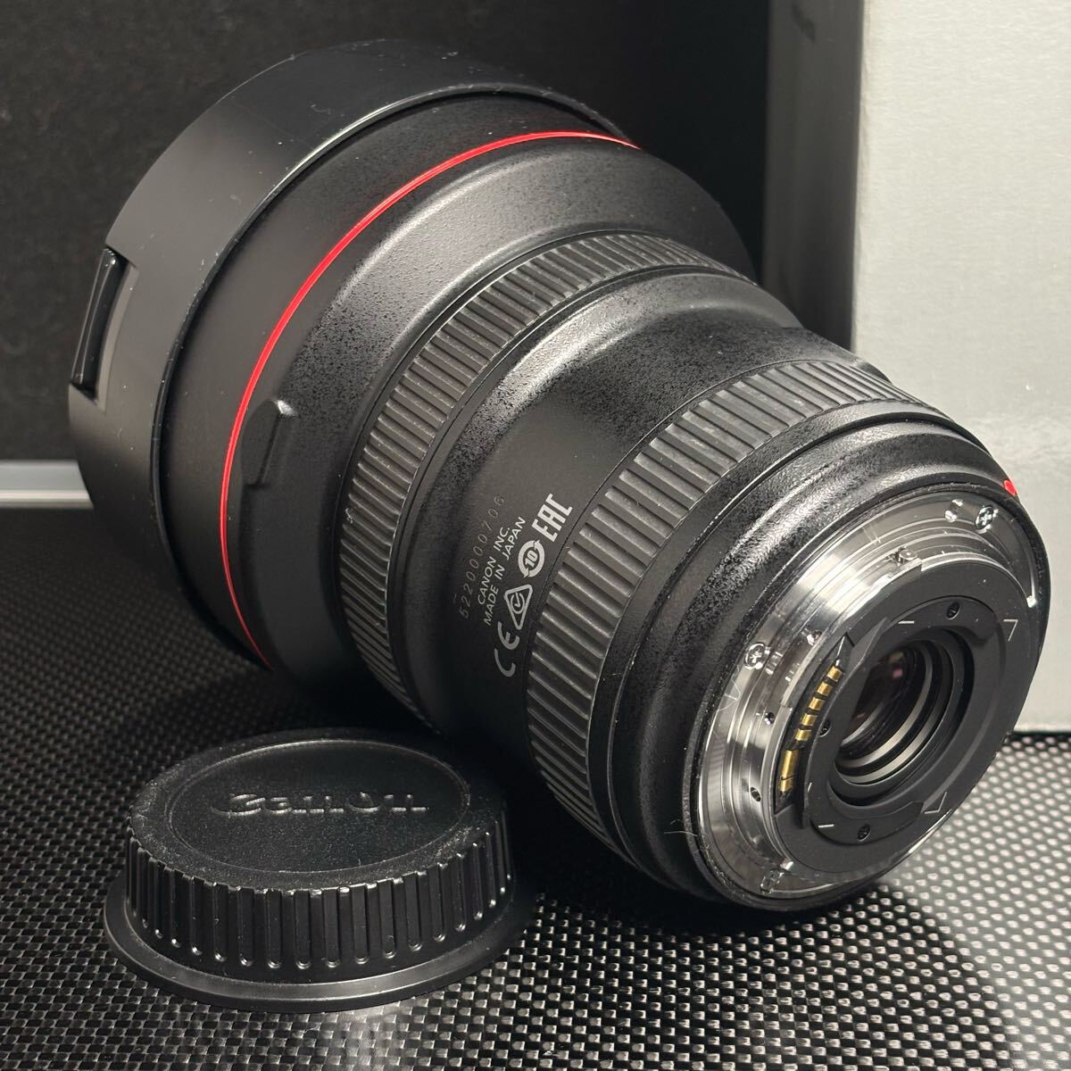 極美品 Canon EF11.24mm f4L USM EF1124f4L 超広角レンズ レンズカバー 純正ポーチ付属 箱付き キヤノン L_4