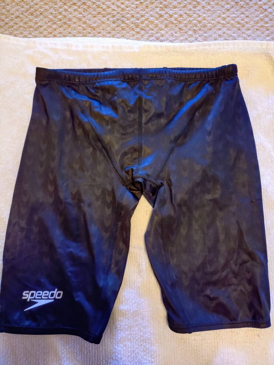 ミズノ製　男性用水着　（未使用品）_1