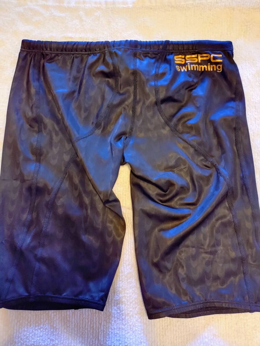 ミズノ製　男性用水着　（未使用品）_2