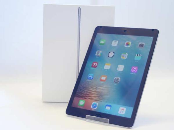 docomo iPad Air 2 128GB Wi-Fi+Cellular グレイ MGWL2J/A Apple