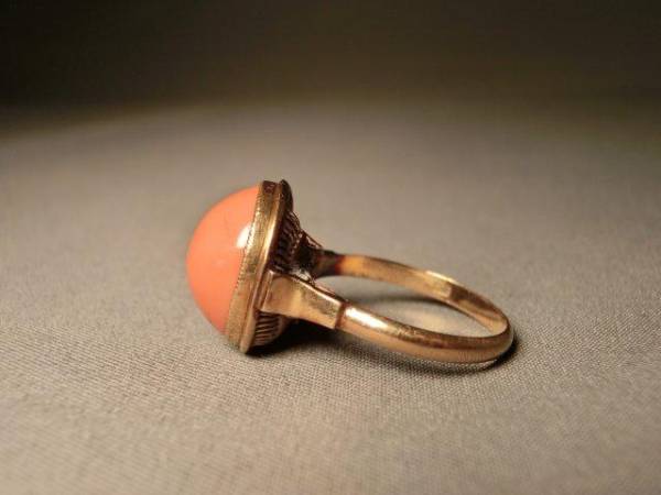 K18 大粒珊瑚　ビンテージの指輪 アンティーク☆本赤珊瑚リング・天然サンゴ指輪☆K18 血赤珊瑚 指輪
