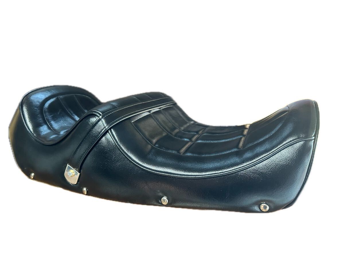 ゼファー750 猫背シート　Ｚパターン　艶ありブラック　鋲付き　真鍮ワッシャー　 カワグチ　 オオカワ　 タックロールシート　 レザー_1