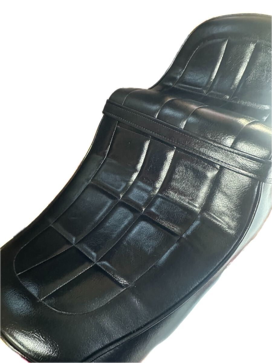 ゼファー750 猫背シート　Ｚパターン　艶ありブラック　鋲付き　真鍮ワッシャー　 カワグチ　 オオカワ　 タックロールシート　 レザー_4