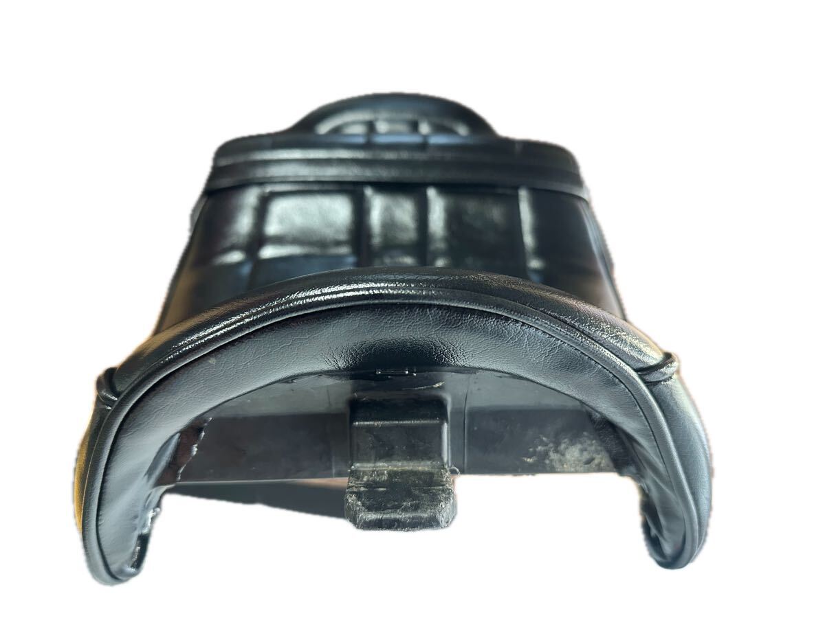 ゼファー750 猫背シート　Ｚパターン　艶ありブラック　鋲付き　真鍮ワッシャー　 カワグチ　 オオカワ　 タックロールシート　 レザー_9