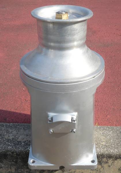 岩崎電機工業　アンカ－ウインチ750ｗ