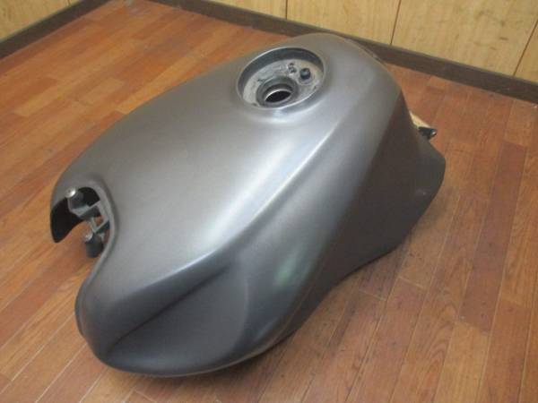 即決中古　ドゥカティ　ST4　②　タンク