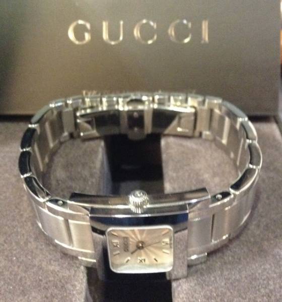 GUCCI 腕時計 7900L.1 アナログ　 可動中　シルバー文字盤 未使用 デッド品 GUCCI 7900L 腕時計 レディース ご覧頂き誠に