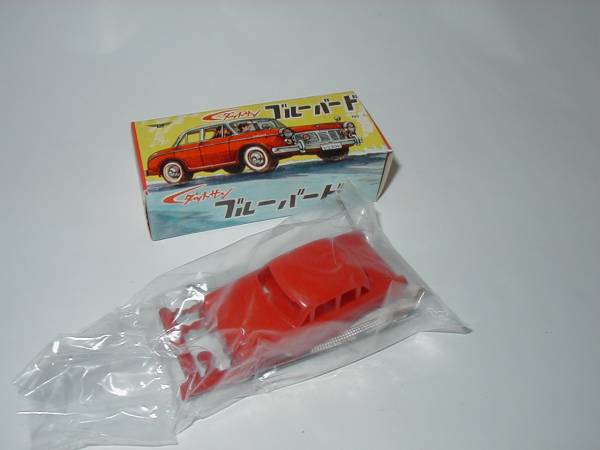 プラモデルKSN緑商会　ダットサンブルーバード　ミドリ　