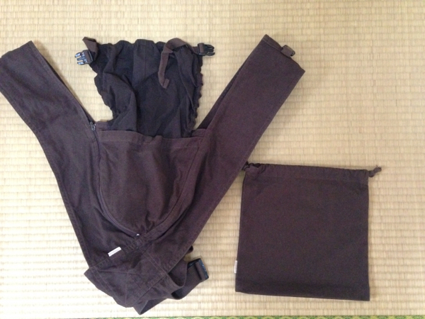 美品！CUSE BERRYキューズベリー クロス抱っこ紐 ブラウン