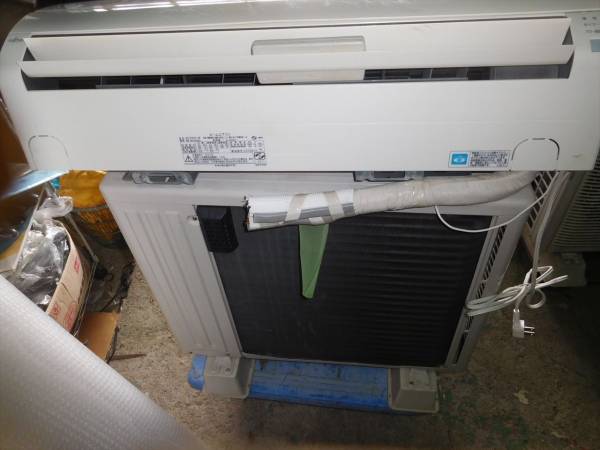富士通：エアコン：AC-E22V-W：2010年：６畳～８畳