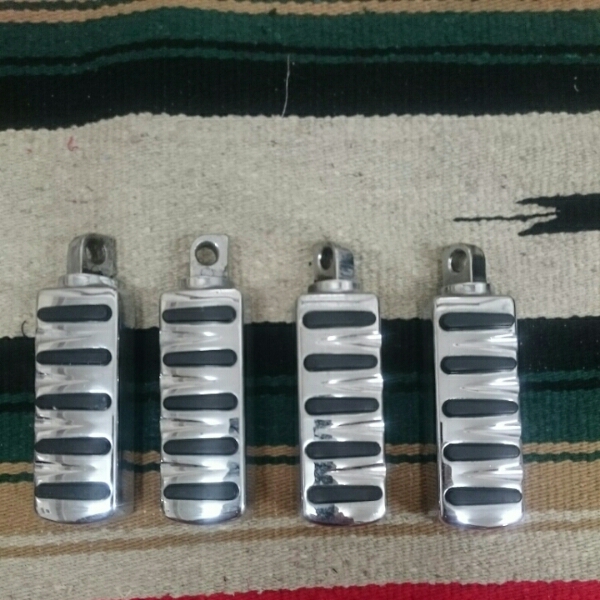 ハーレー純正ペグ