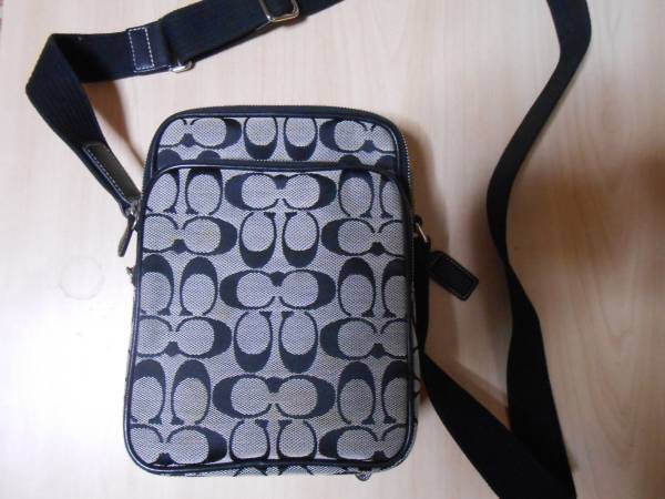 COACH ショルダー バッグ レザー付属 シグネチャーモデル！