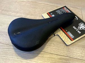 ★残僅か 新品 WTB Silverado シルベラード ナロー(135mm幅) 即決 surly all-city Blue L