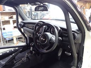 F56 BMW mini 『定価29万円 美品 GIOMIC ロールバー（レーシング・ロールケージ for F56