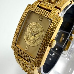 メデューサ ヴェルサーチ 時計の値段と価格推移は？｜20件の売買データ