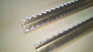 スノーモービル　ステップ　滑り止め　加工用　取付穴有　長さ800　アルミ4.0　8本セット