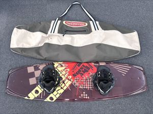 E223　ウェイクボードセット　ボード　ビンディング　ブーツ付き　バッグ　DIVISION？　