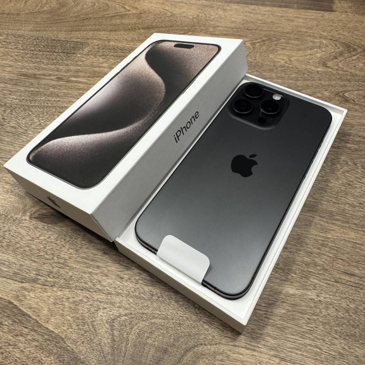 ☆極美品☆ iPhone 15 pro max ブラックチタニウム SIMフリー 256gb