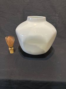 井上萬二 壺の値段と価格推移は？｜8件の売買データから井上萬二 壺の