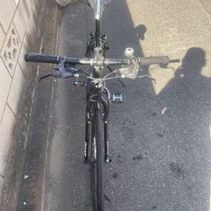 （GIANTジャイアント ESCAPE RX　3x9速 SHIMANO クロスバイク　シティサイクル SPORT ）