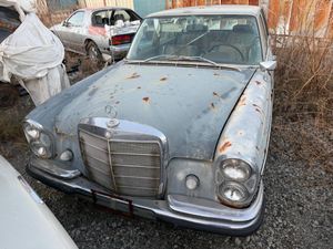 W108メルセデスベンツ 250S AUTOMATIC ツインキャブ　左ハンドル　書類あり　抹消済み オ