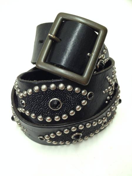 HTC エイチティーシー 黒 ピーナッツ レザー スタッズ ベルト