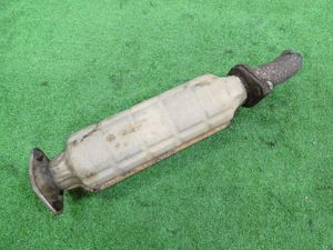 251977 ジャンク!! H20年 ボンゴ(ABF-SK82T) F8-E 触媒/ショクバイ F8G6 8H25 [3C311]