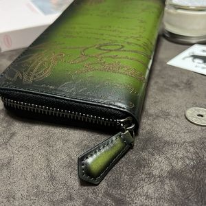 高級感あり　グリーン　イタリアンレザー メンズ 牛革//本革男女兼用　ラウンドファスナ