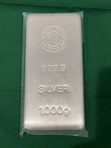 インゴット 銀 1KのYahoo!オークション(旧ヤフオク!)の相場・価格を