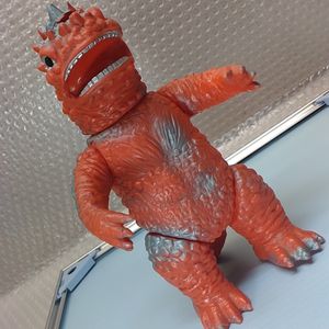 ミラーマン ソフビのYahoo!オークション(旧ヤフオク!)の相場・価格を