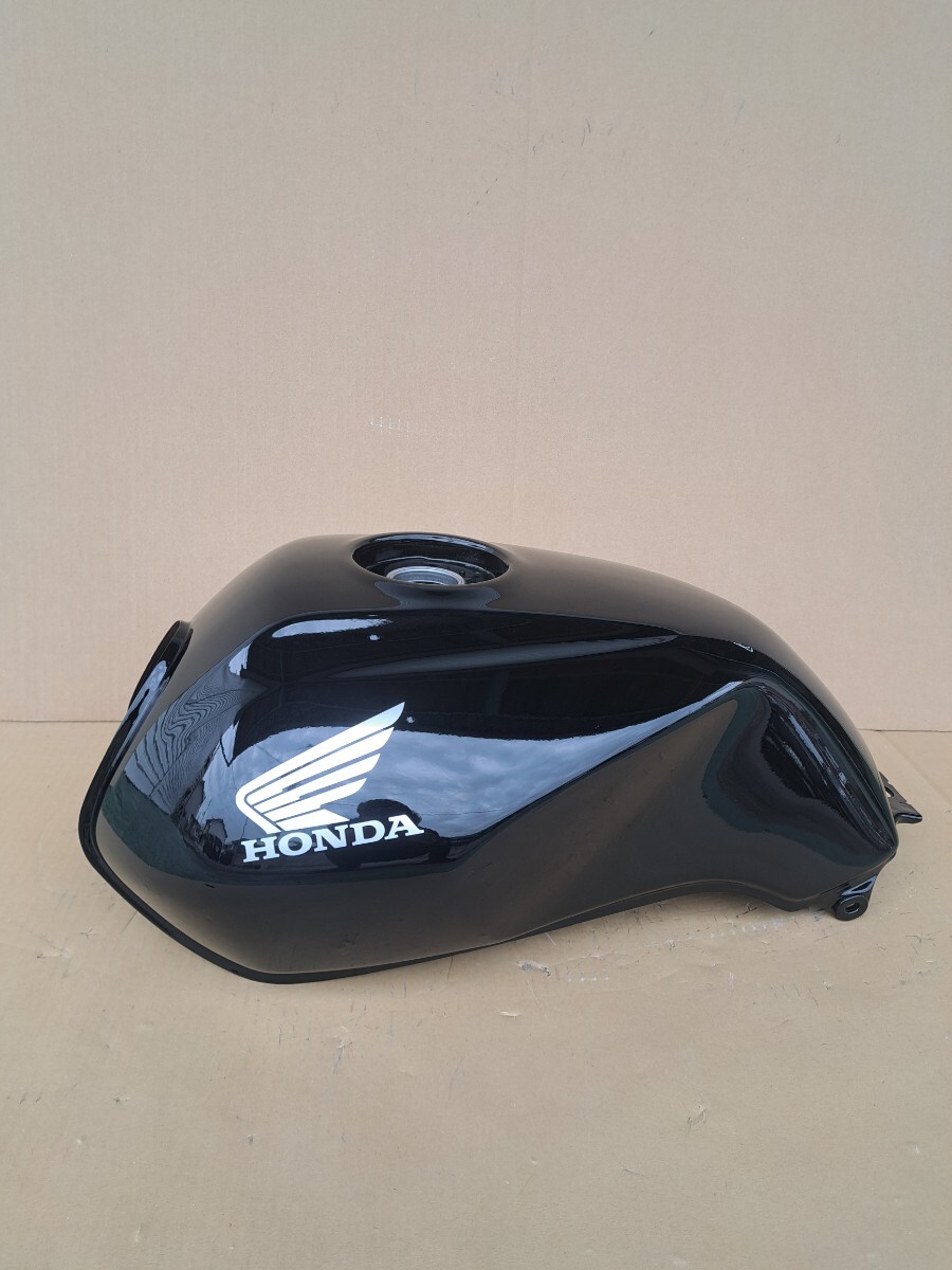 CB400SF NC39 タンク 塗装後未使用 146917700 燃料タンク ガソリン