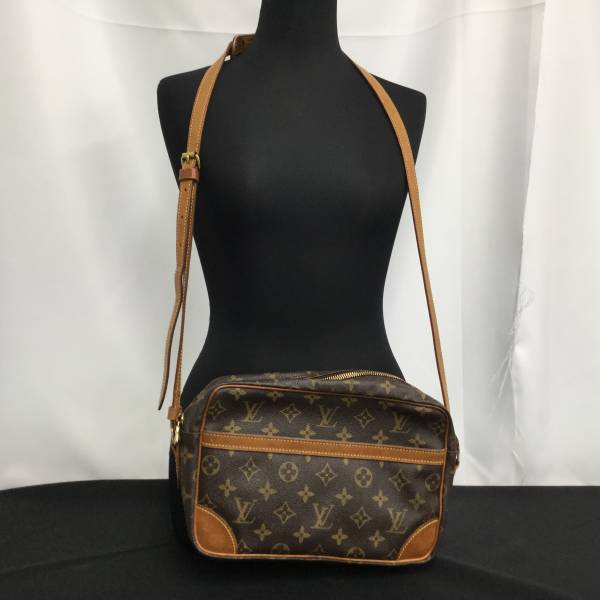 M115 VUITTON ヴィトン 斜め掛けショルダーバッグ モノグラム