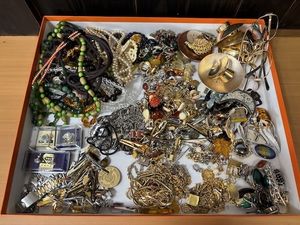 メッキアクセサリー まとめのYahoo!オークション(旧ヤフオク!)の相場