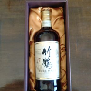 竹鶴 17年(箱あり)の平均価格は31,595円｜ウイスキーの価格相場・買取価格