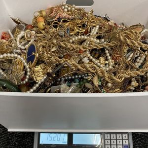 遺品整理のYahoo!オークション(旧ヤフオク!)の相場・価格を見る｜Yahoo