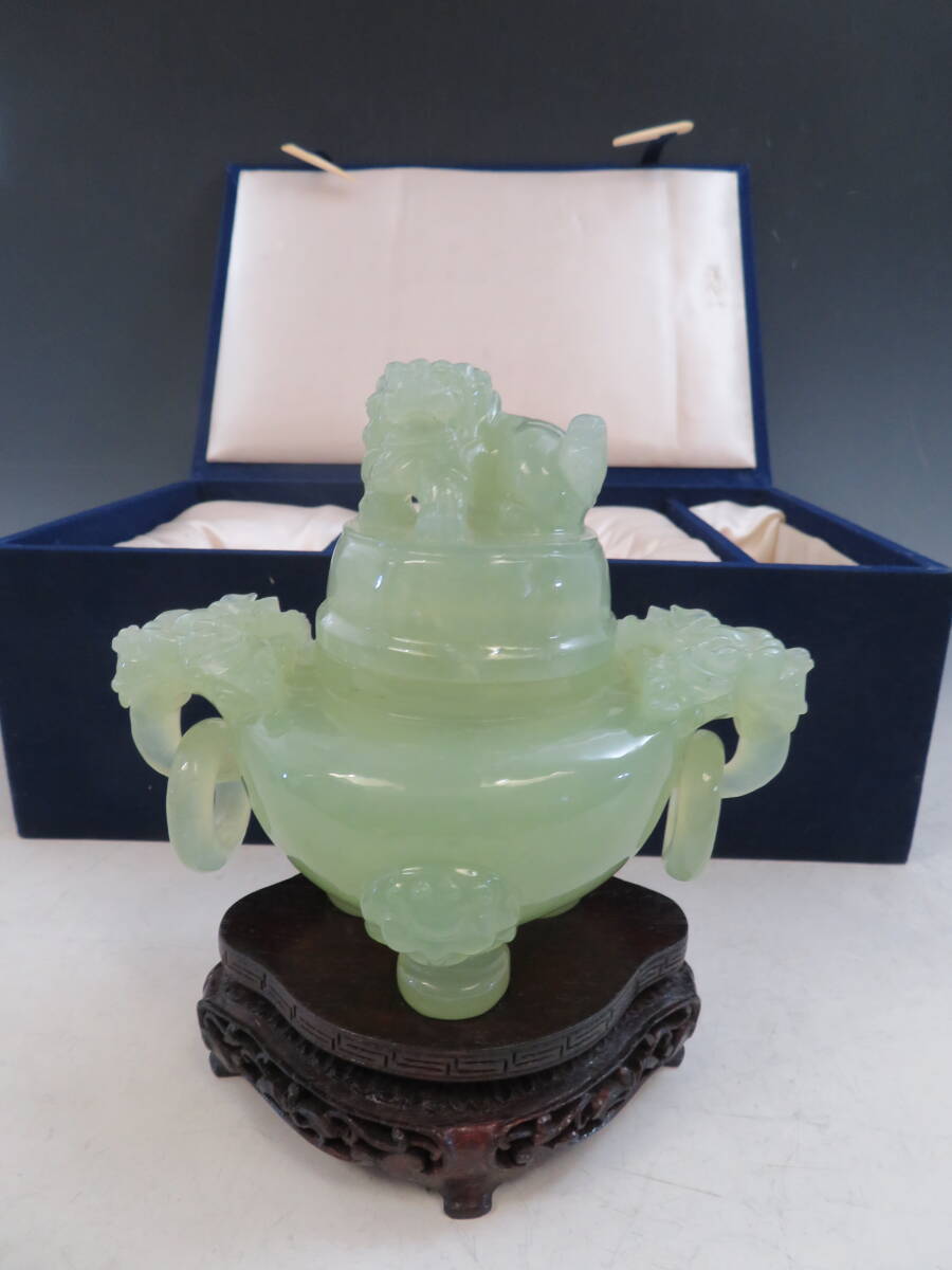 稀少中国特大天然翡翠香炉 和田玉 翡翠 年代品 重1.2kg美品 超希少☆時代物】新仙玉香炉 岩玉香炉 玉石 翡翠 獅子 中国 美術工芸