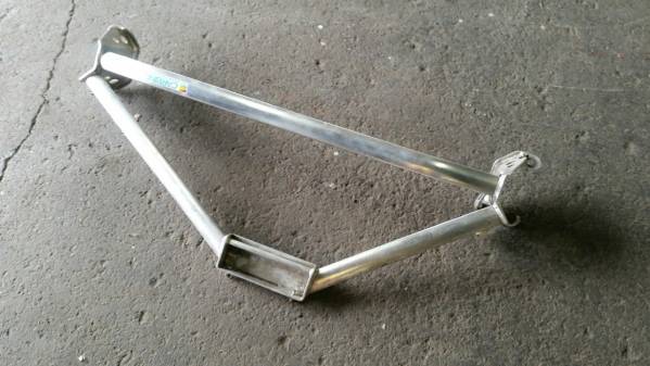 中古品NA系ロードスター用オクヤマCARBINGフロントタワーバー