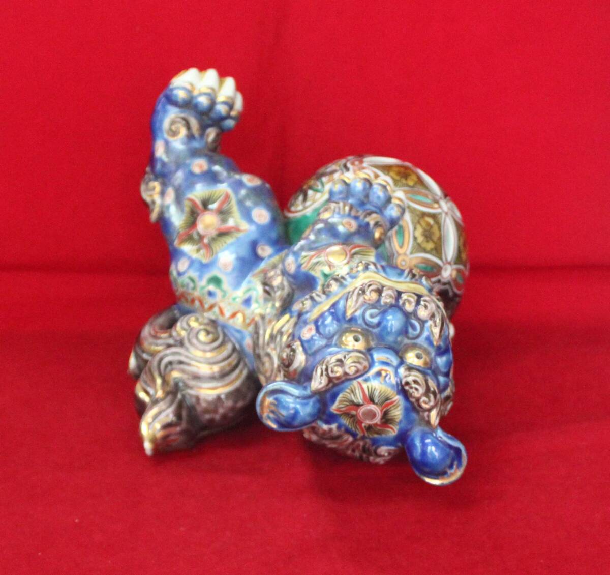 九谷焼風 唐獅子 置物 高さ約24cm 玉乗り獅子 色絵 金彩 縁起物 魔除け