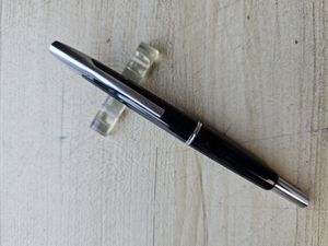 パイロット キャップレスの値段と価格推移は？｜147件の売買データから