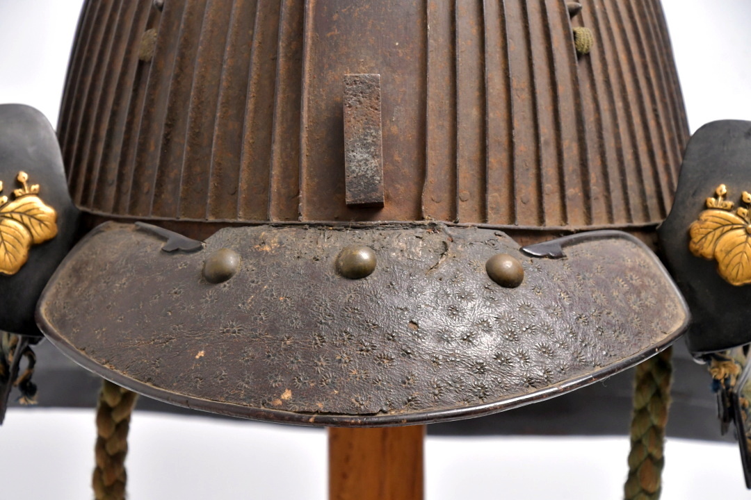 古美術 甲冑 兜 武具 武具 武将 鎧兜 武者 合戦 武士 鎧 兜 564 珍しい六十四間筋兜 鉄錆地○江戸時代 武具 甲冑 鎧兜 武者行列
