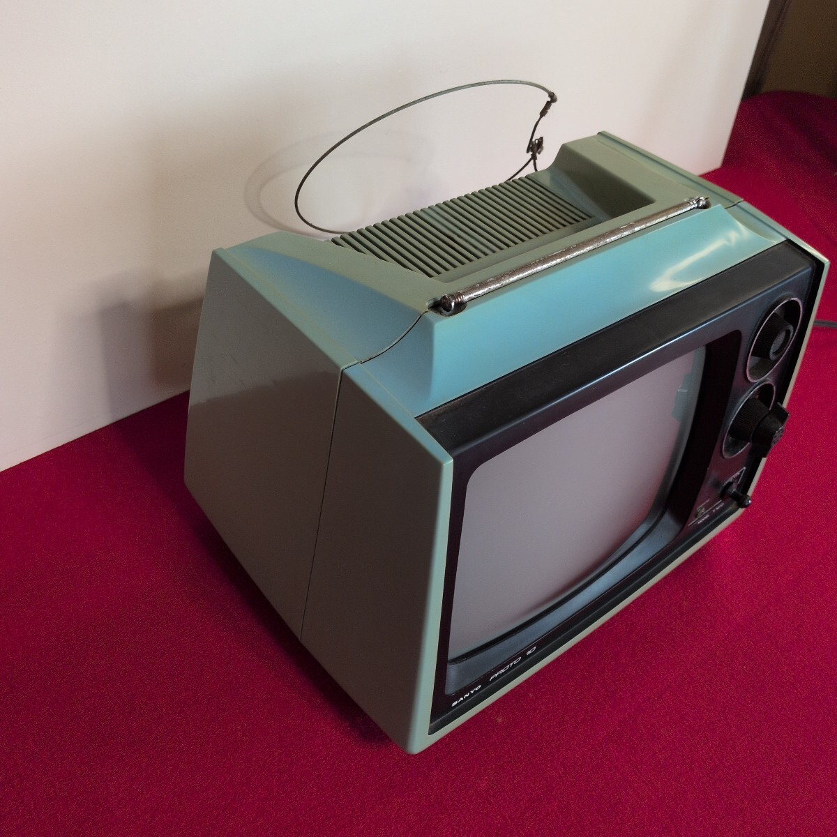 2605-07 1976年製 SANYO ブラウン管テレビ 可動品 昭和 レトロ 当時物