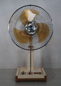 ⭐KAWASAKI ELECTRIC レトロ扇風機 3枚羽根 貴重❗ ⭐KAWASAKI ELECTRIC レトロ扇風機 3枚羽根 貴重❗ 【公式通販】