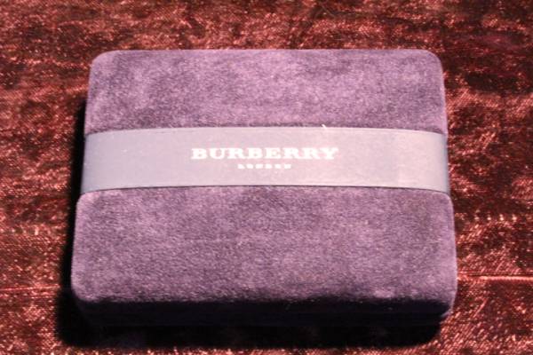 ■Burberry/バ－バリー　タイピン＆カフスセット■　