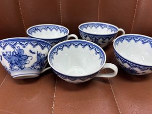 唐子鍋島華山　各種五客７種類　大中小皿３枚　醤油・ソース　砂糖　無傷　箱無。 鍋島華山の値段と価格推移は？｜3件の売買データから鍋島華山の価値が