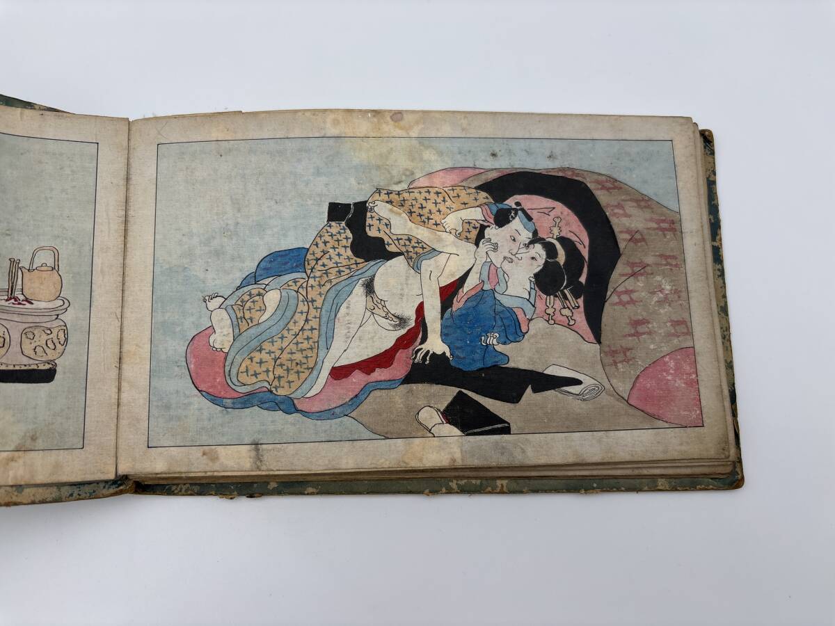 和本 春画の値段と価格推移は？｜68件の売買データから和本 春画の価値