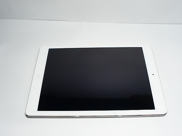新品同様 iPad Air Wi-Fi 16GB シルバー 即日発送 タブレットApple
