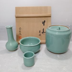 中国明時代　七官青磁水指　共箱　高さ約22.5㎝　東Y8-0819☆2F 青磁 水指の値段と価格推移は？｜50件の売買データから青磁 水指の価値